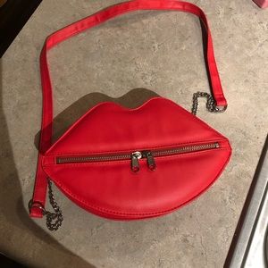 H&M lips purse. Valentines Day purse!